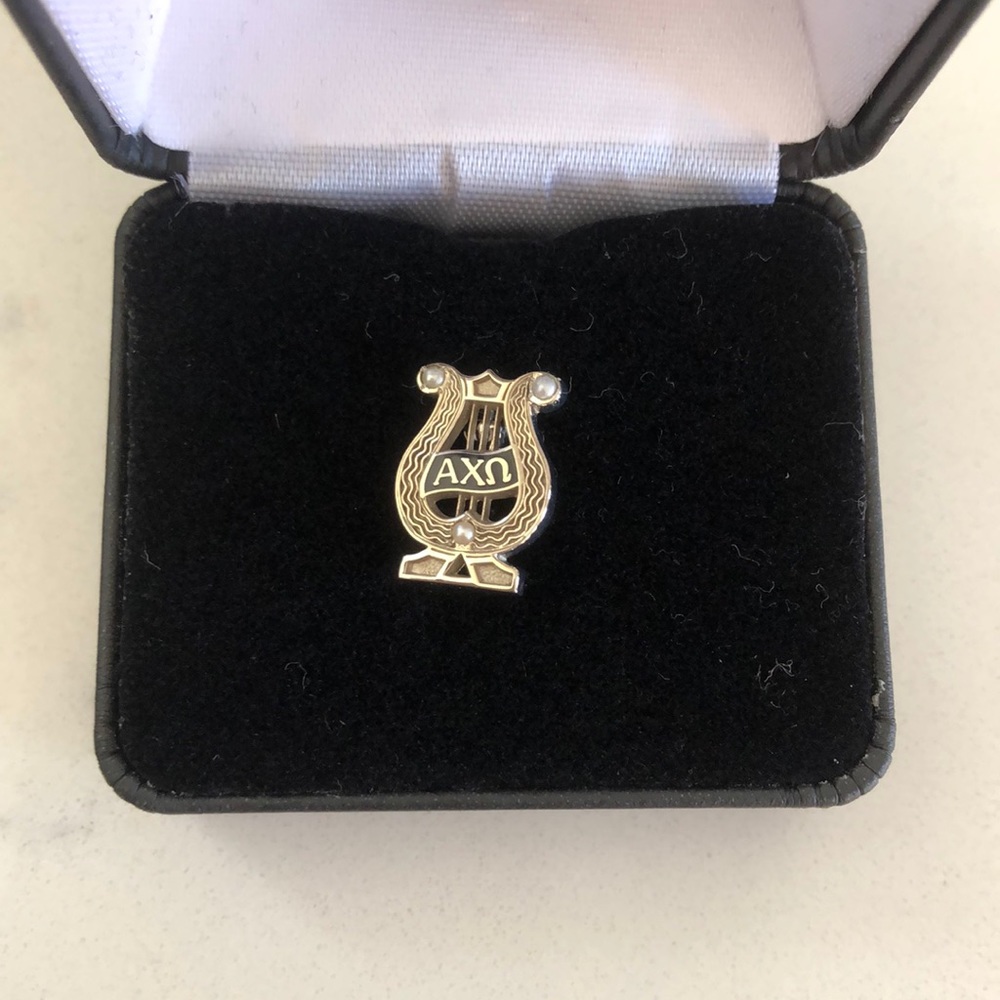 Alpha Chi Omega Badge